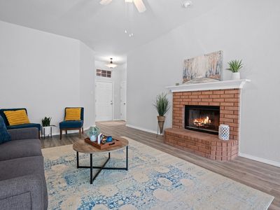 692 High Crest Dr, Azle, TX, 76020