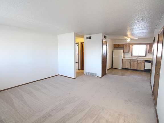 2nd image of 481 Lindale Dr