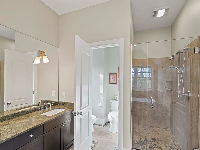 102 McGregor Dr — Photo 15