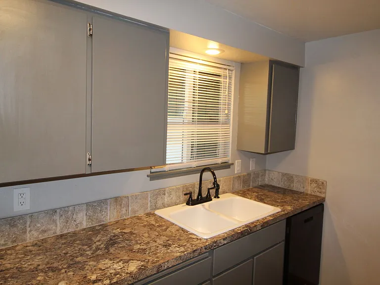 6903 N Cincinnati St — Photo 6