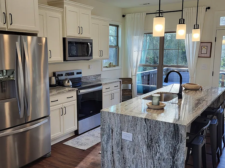 363 Bayside Ln — Photo 8