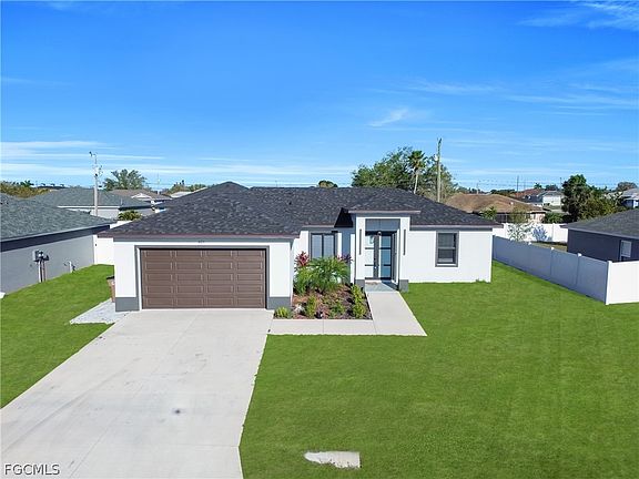 2nd image of 621 NE Juanita Pl