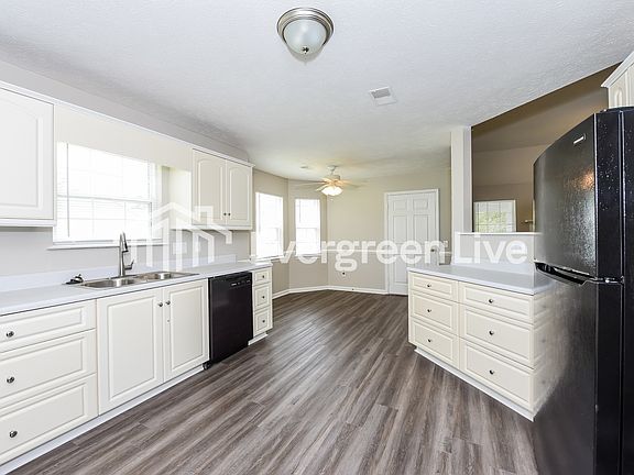 5th image of 312 Red Barn Ct
