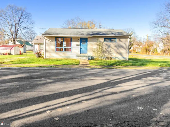 227 E 2nd Ave, Ranson, WV 25438