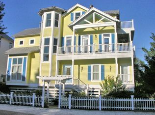 22 Coast Cottage Ln, St Simons Island, GA 31522