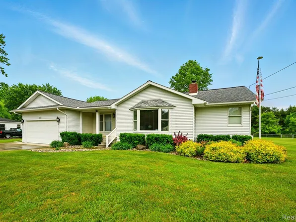 2441 Cheryl Ann Dr, Burton, MI 48519