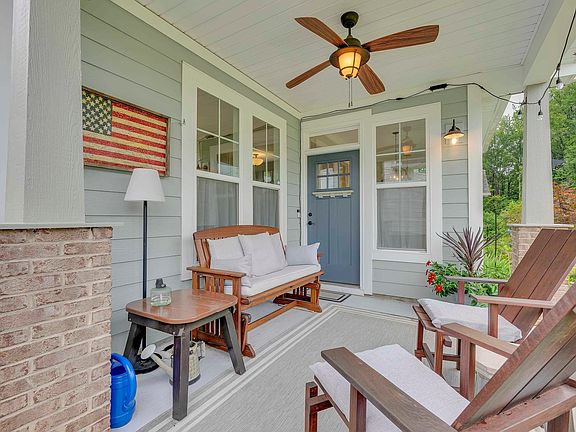 2nd image of 18 Cottage Knoll Cir