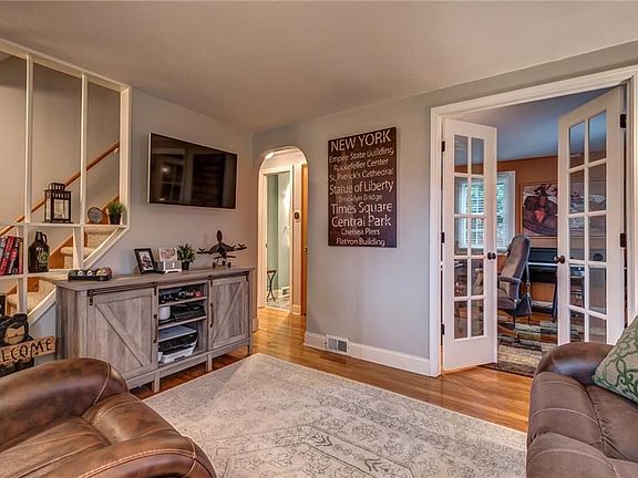 5th image of 102 Terrace Dr