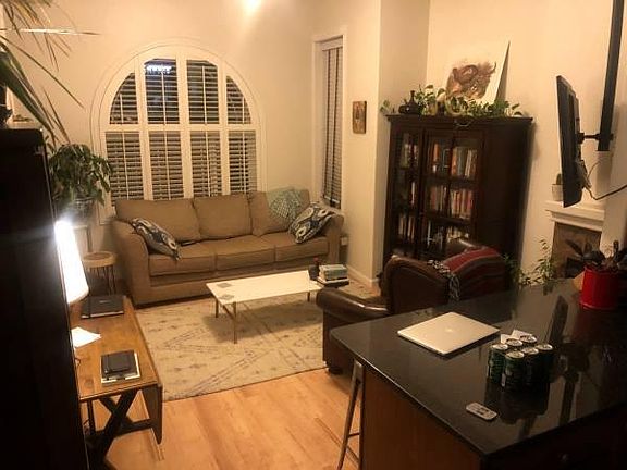 5th image of 3019 Lawrence St #1