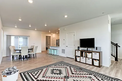 450 Tigercat Way Photo 1