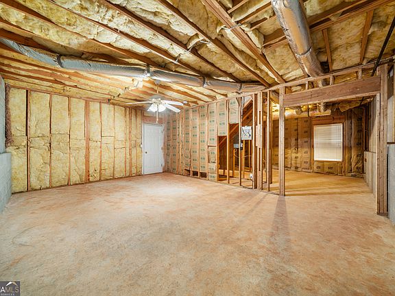 5th image of 63 Hickory View Ln