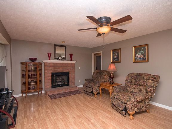 4th image of 206 Beechbrook Ct