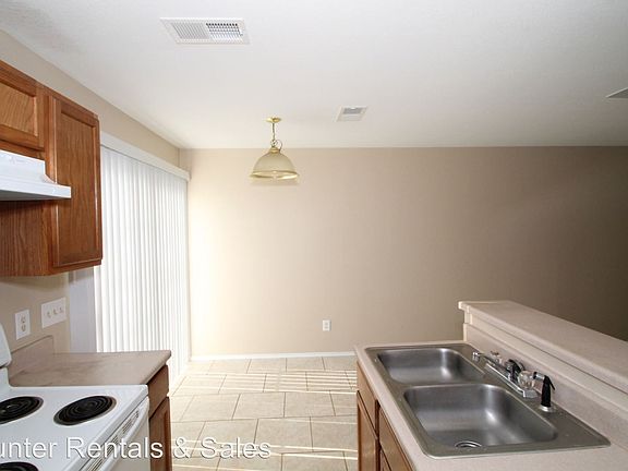 5th image of 5910 Greengate Dr APT B