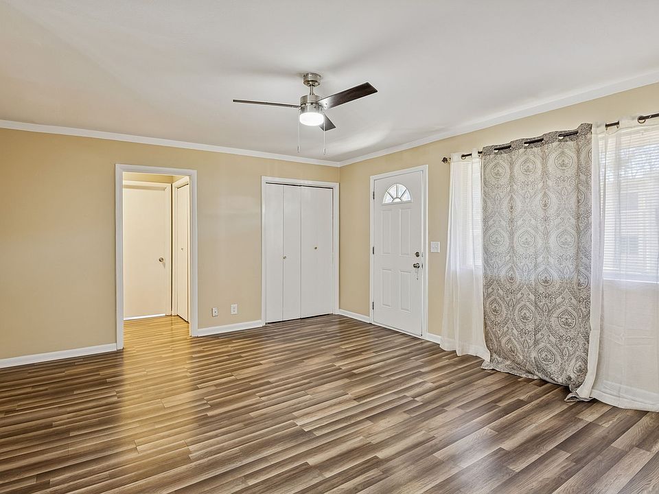 1st image of 550 Harding Pl APT F107