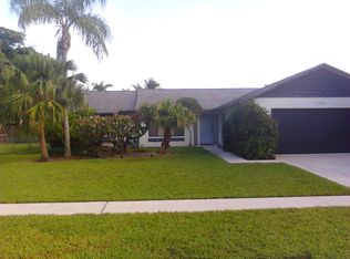 114 Parkwood Dr, Royal Palm Beach, FL 33411