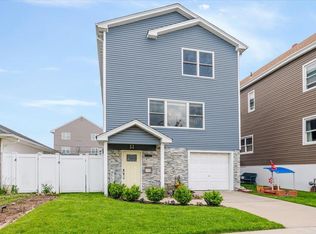 360 E Hudson St, Long Beach, NY 11561