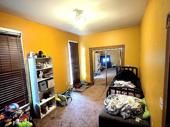 5th image of 502 N Maple St