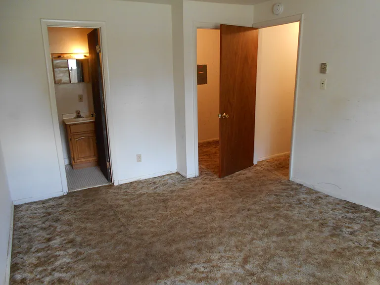 1427 E Tremont St #2 — Photo 11