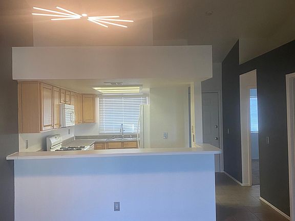 4th image of 2839 Bluebonnet Dr