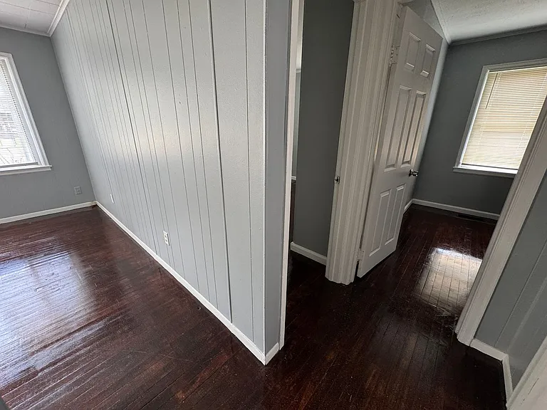 712 Melvenia St — Photo 16