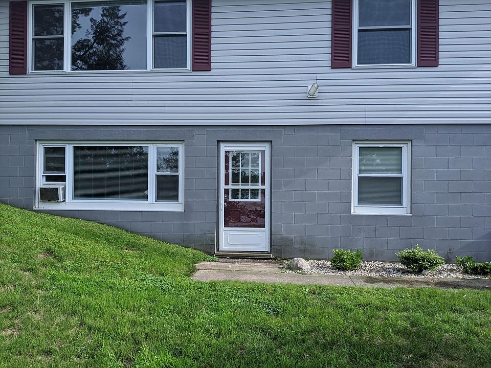 1st image of 237 Birch St NE #B