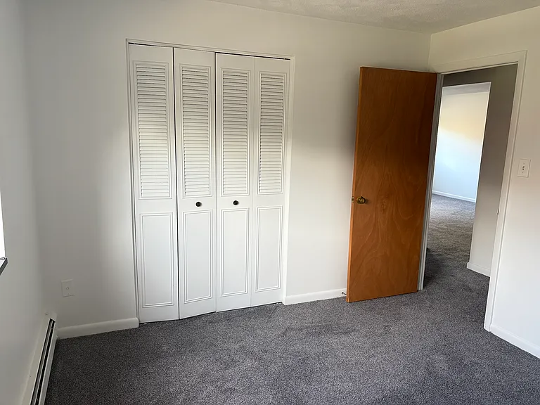 Lexington St Apartments — Photo 51