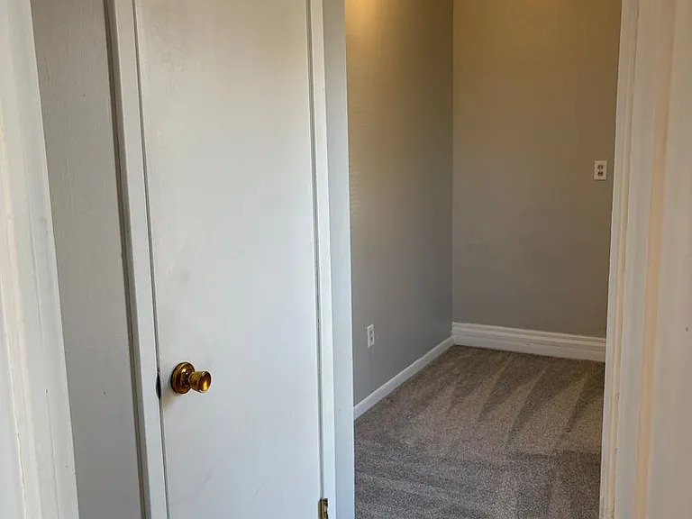 2147 C Street — Photo 4