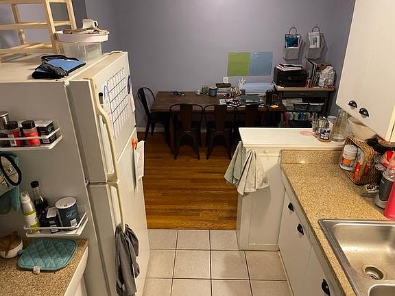 5th image of 801 Ellison Ave #2
