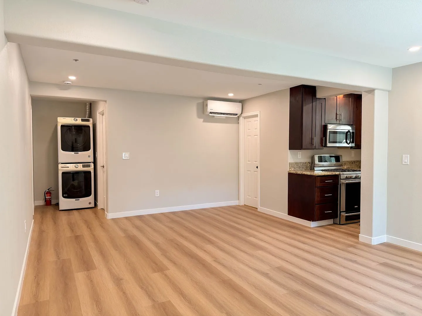 Fourth Ave Apartments — Photo 3