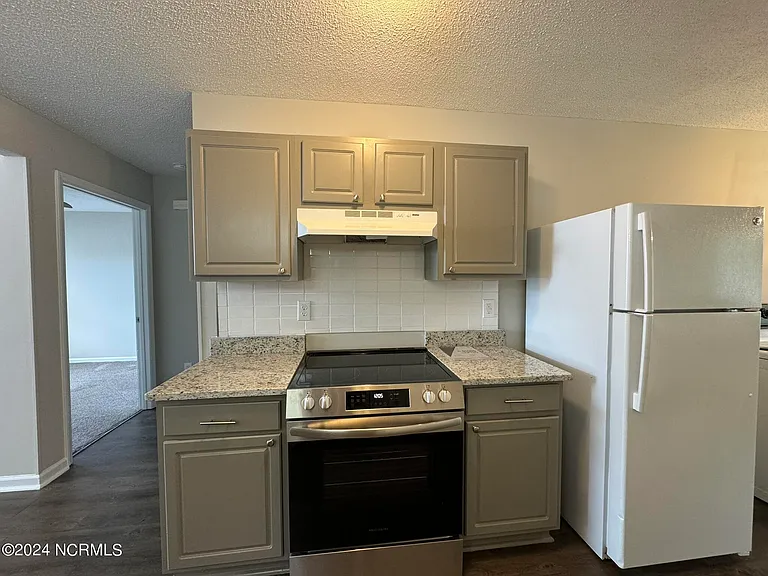 2113 Hurt Dr — Photo 8