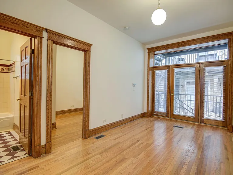 1936 N Sheffield Ave #1R — Photo 5