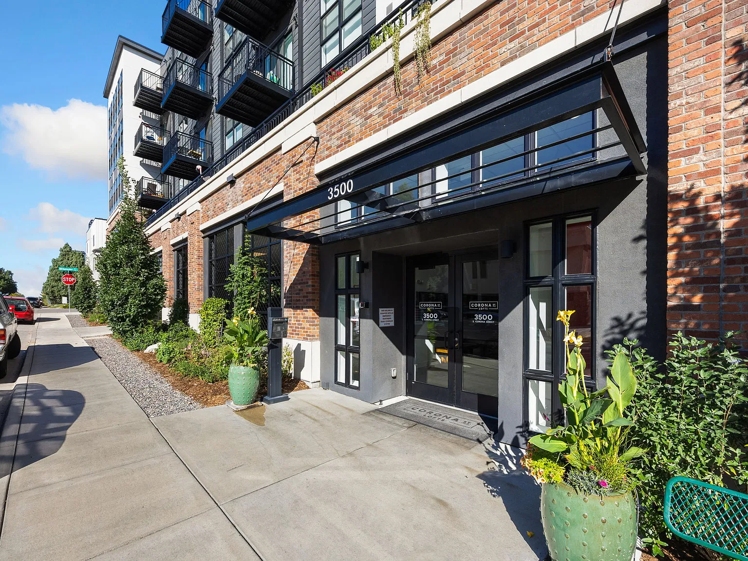 2 bed, 950 sqft, $2,200 — Photo 4