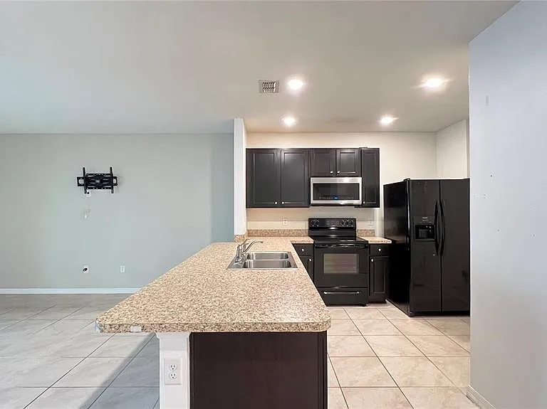 9017 Alba Ln — Photo 9