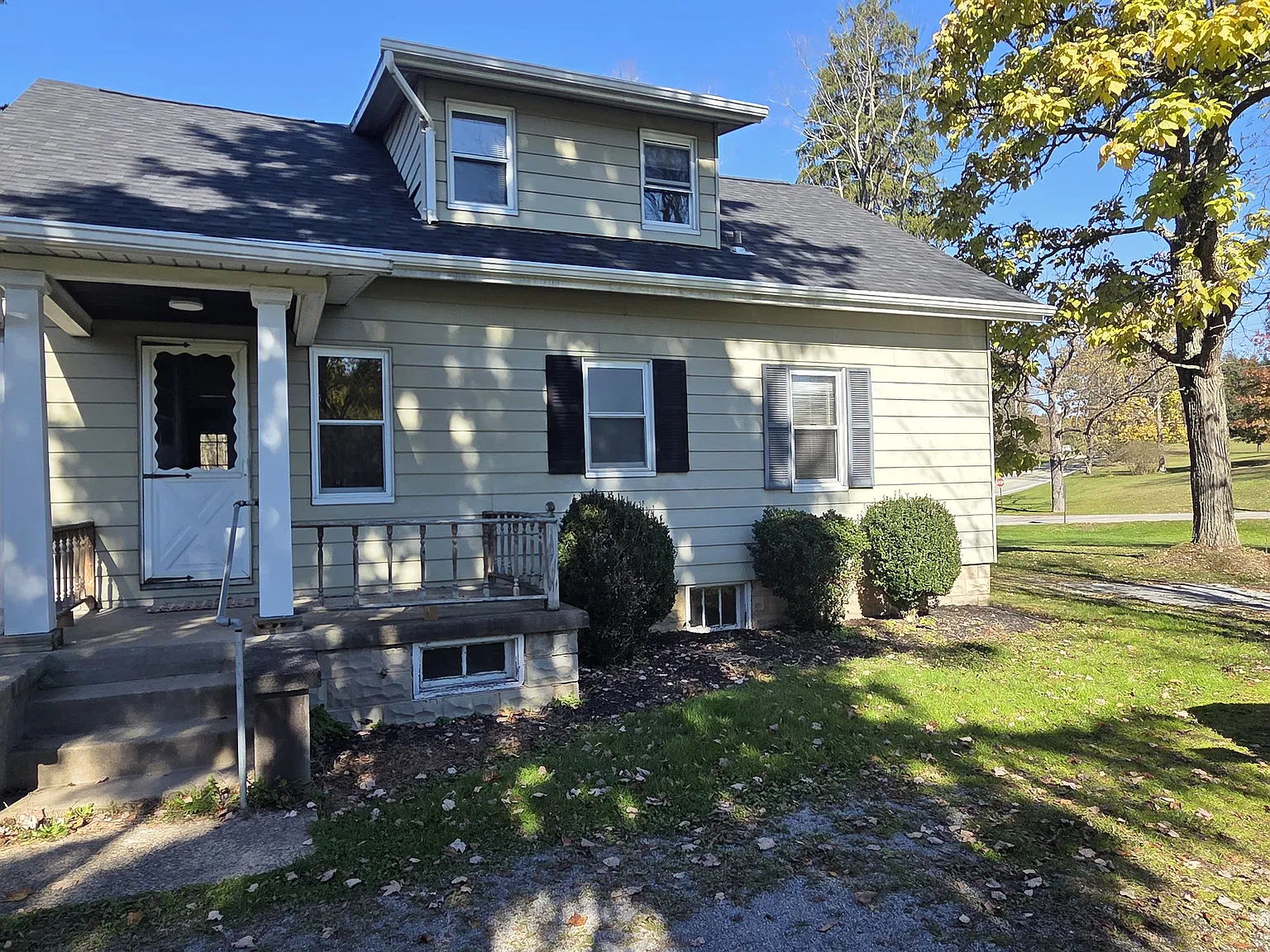 3 bed, 2000 sqft, $1,200 — Photo 1