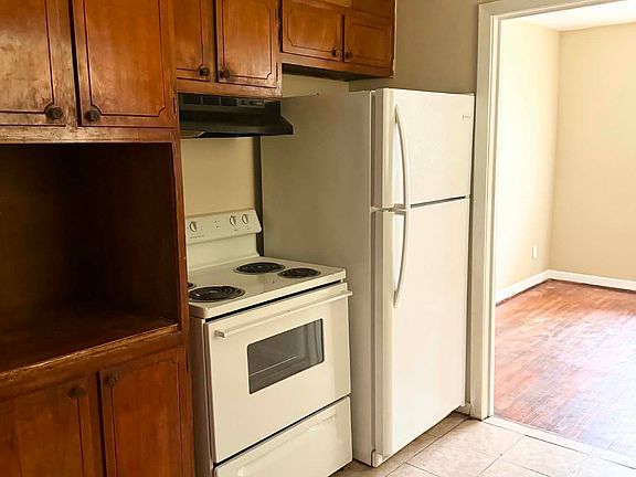 4th image of 3724 Maple Ave SW