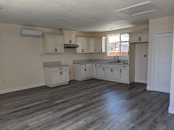5th image of 11856 209th St