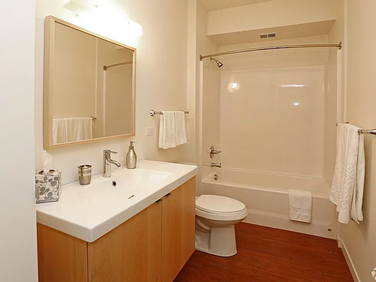 Parkway West Apartments — Photo 28