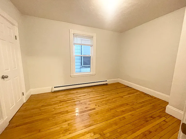 22 Howell St #1R — Photo 3
