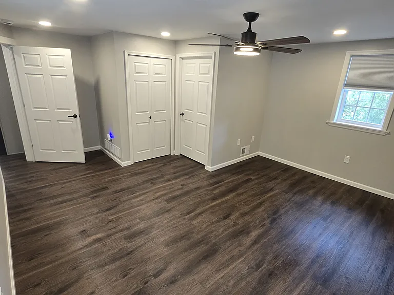 1086 William Flynn Hwy #3 — Photo 5