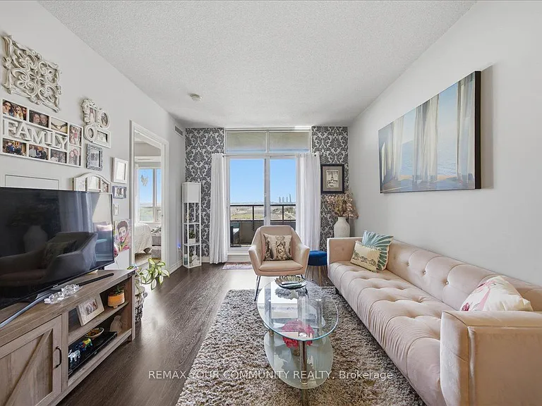 9245 Jane St #1109 — Photo 17