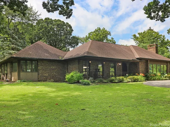 158B Algonquin Rd, Barrington Hills, IL 60010