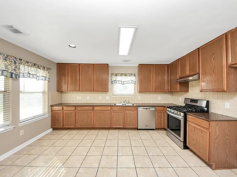 15202 Lynford Crest Dr — Photo 17