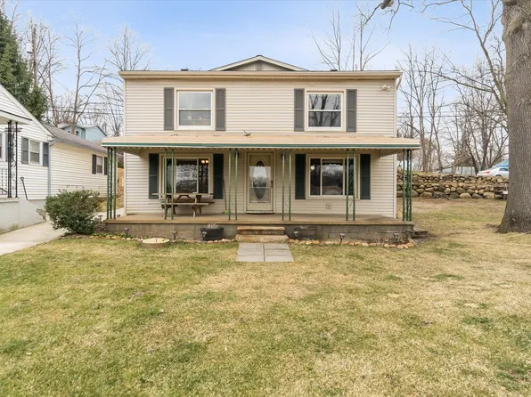 6376 Buckshore Dr, Whitmore Lake, MI 48189