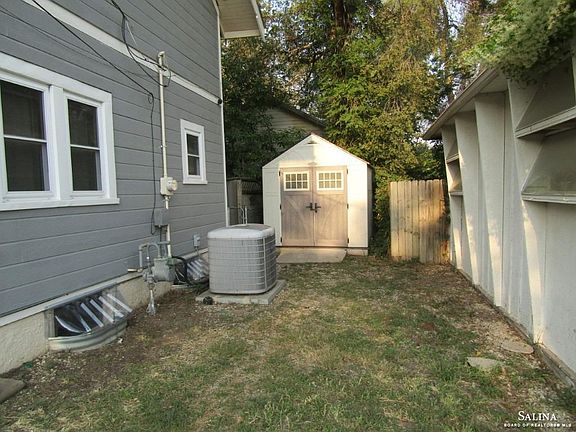 4th image of 554 S Phillips Ave