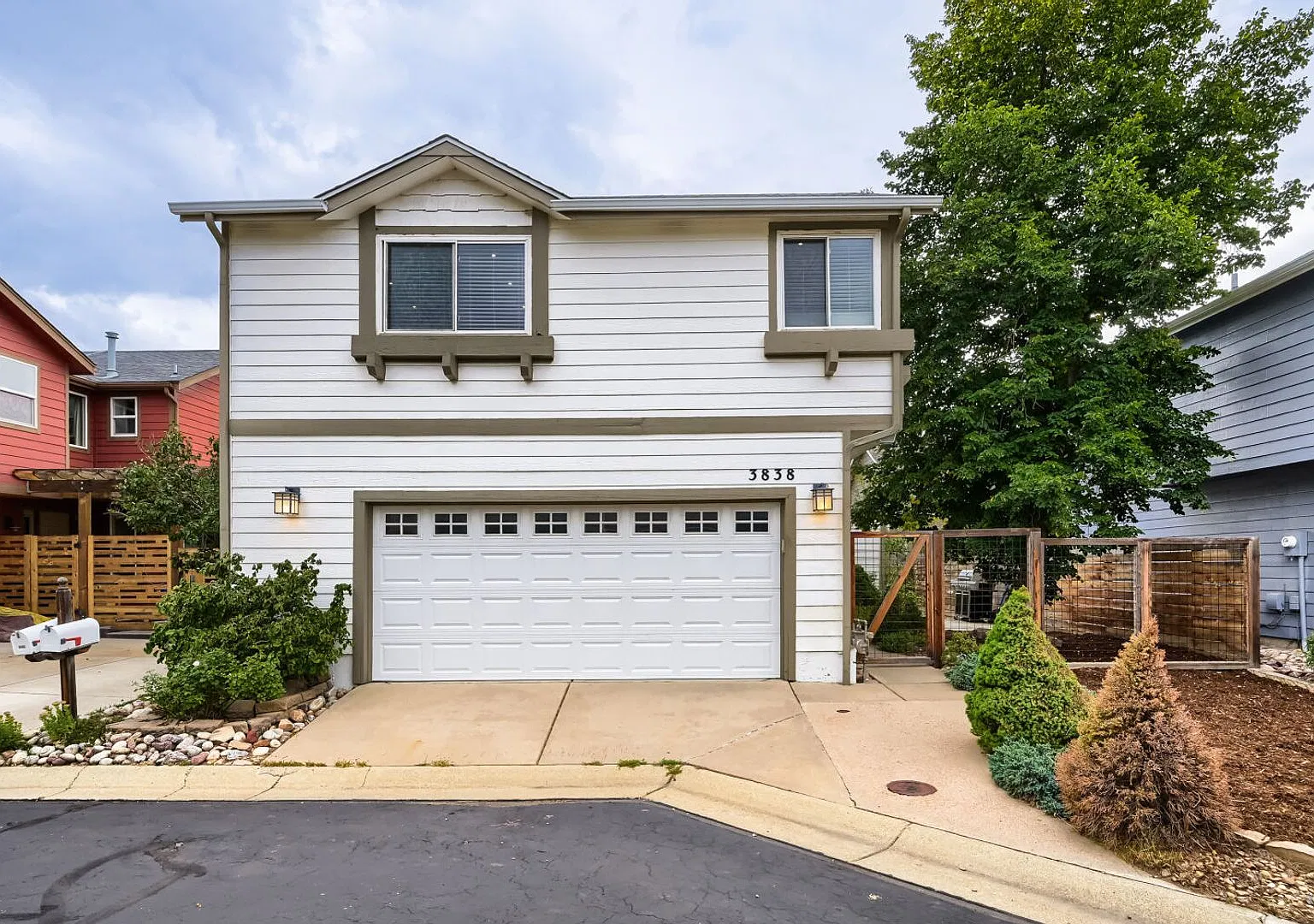 500 Off 1st Month Rent Beautiful, Light-Filled 4bd/2ba North Boulder Home! — Photo 2