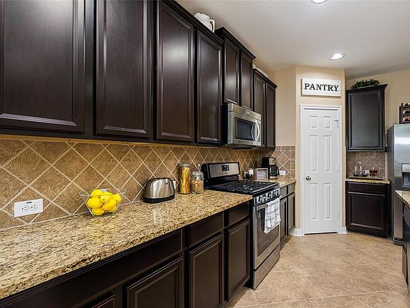 3rd image of 9992 Stone Creek Ln