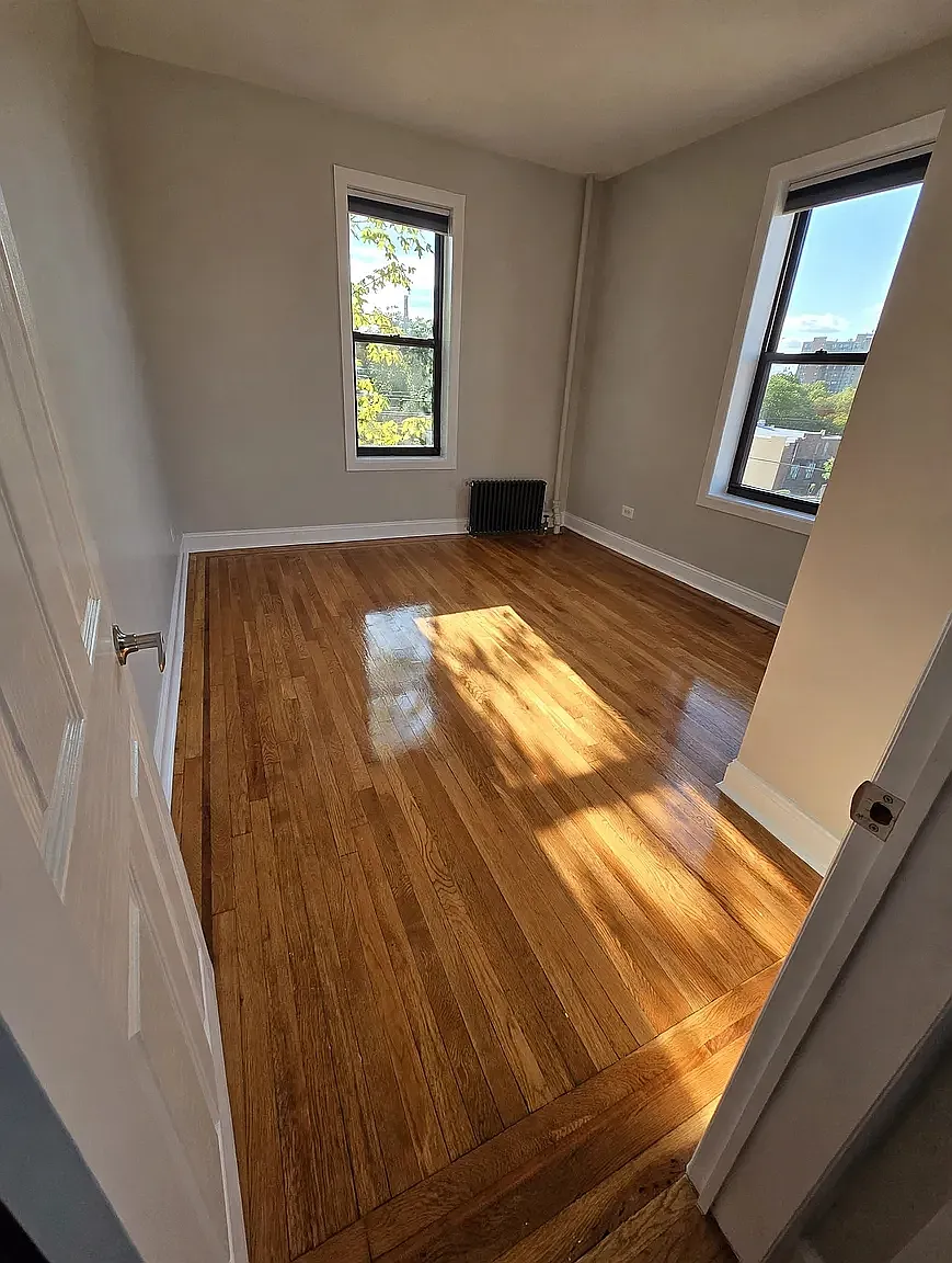 250 Ocean Parkway — Photo 3
