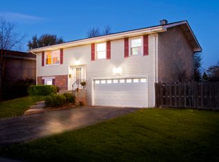 1835 Chippendale Rd, Hoffman Estates, IL 60169