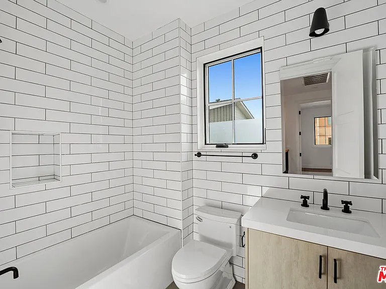 5330 Agnes Ave #1/2 — Photo 24