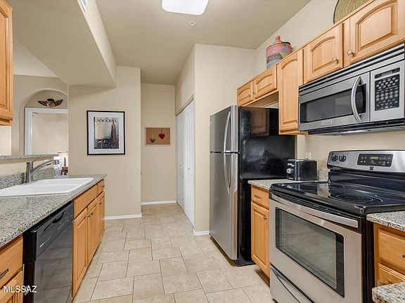 5th image of 2550 E River Rd Unit 11205
